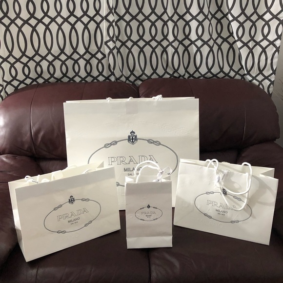 Authentic Chanel Magnetic Gift boxes and shopping bags collections - Picture 11 of 16